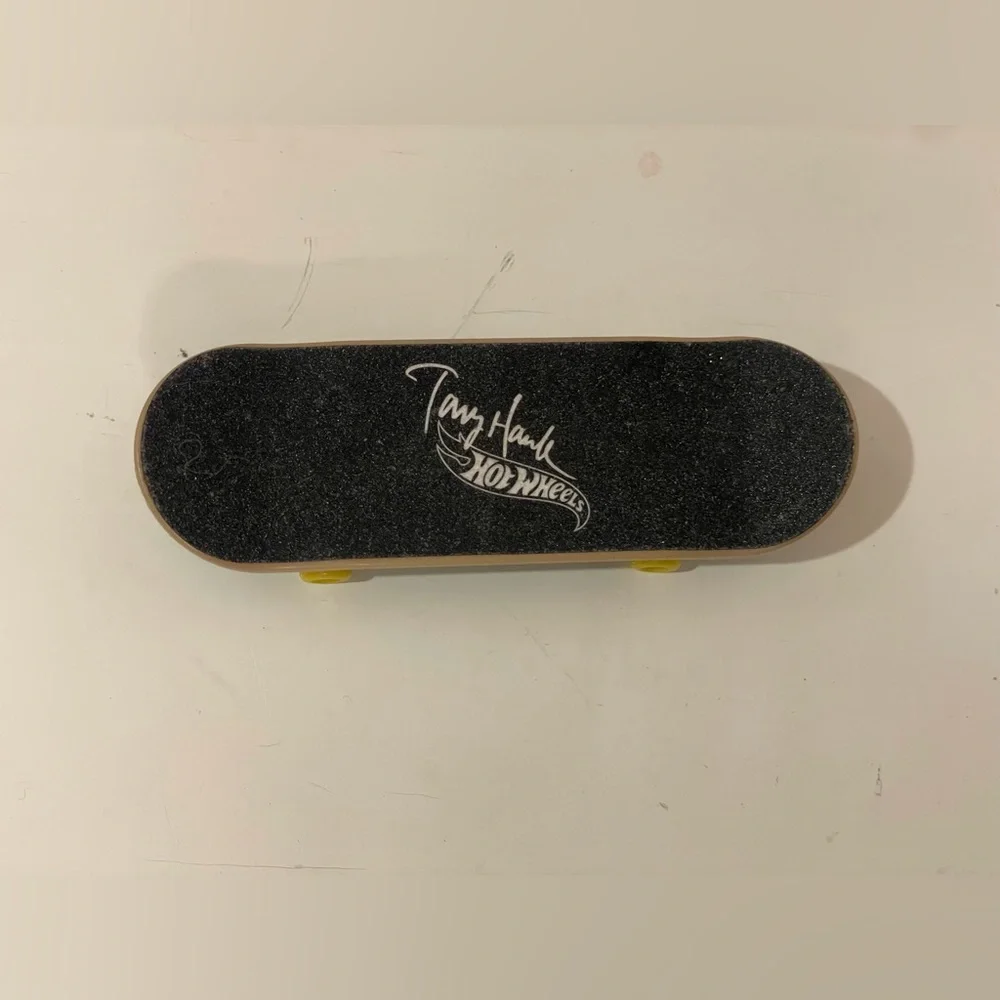 Hot‎ Wheels Skateboard Spade Skull